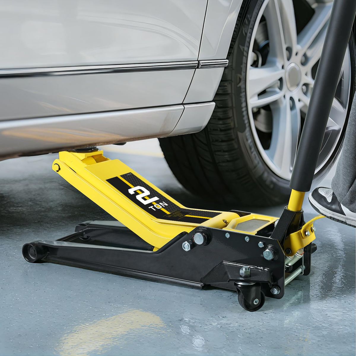 2 Ton Low Profile Hydraulic Floor Jack with Foot Pedal H5208